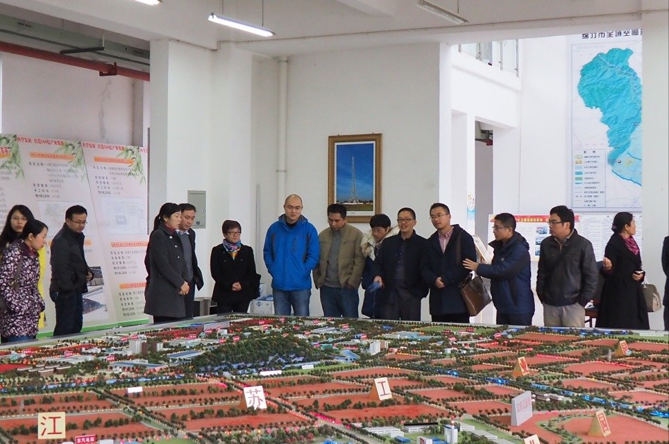 参观绵竹市经济开发区 参观绵竹市经济开发区